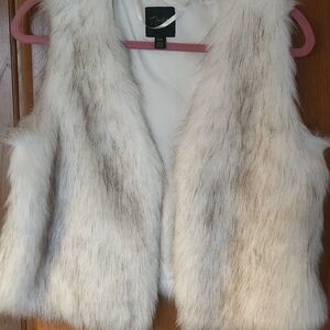 Thalia Sodi Faux Fur Vest in Cream and Brown